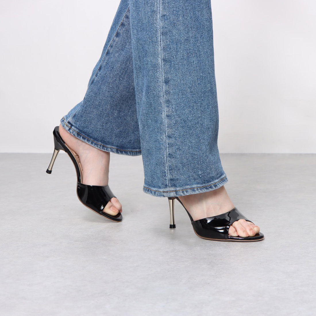 スパイクヒールミュール BLE