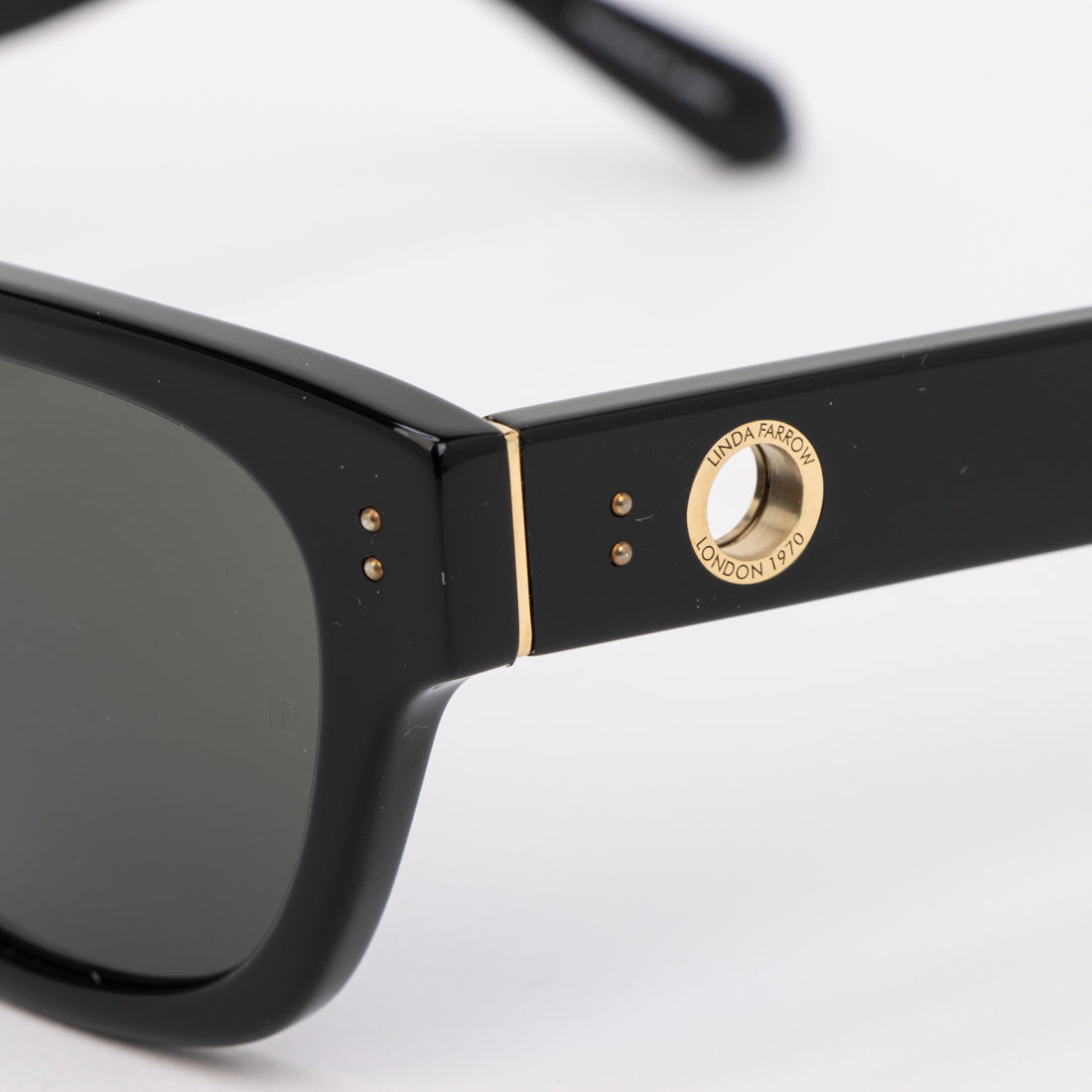 リンダ・ファロー LINDA FARROW サングラス レディース メンズ (ブラック) ブラック
