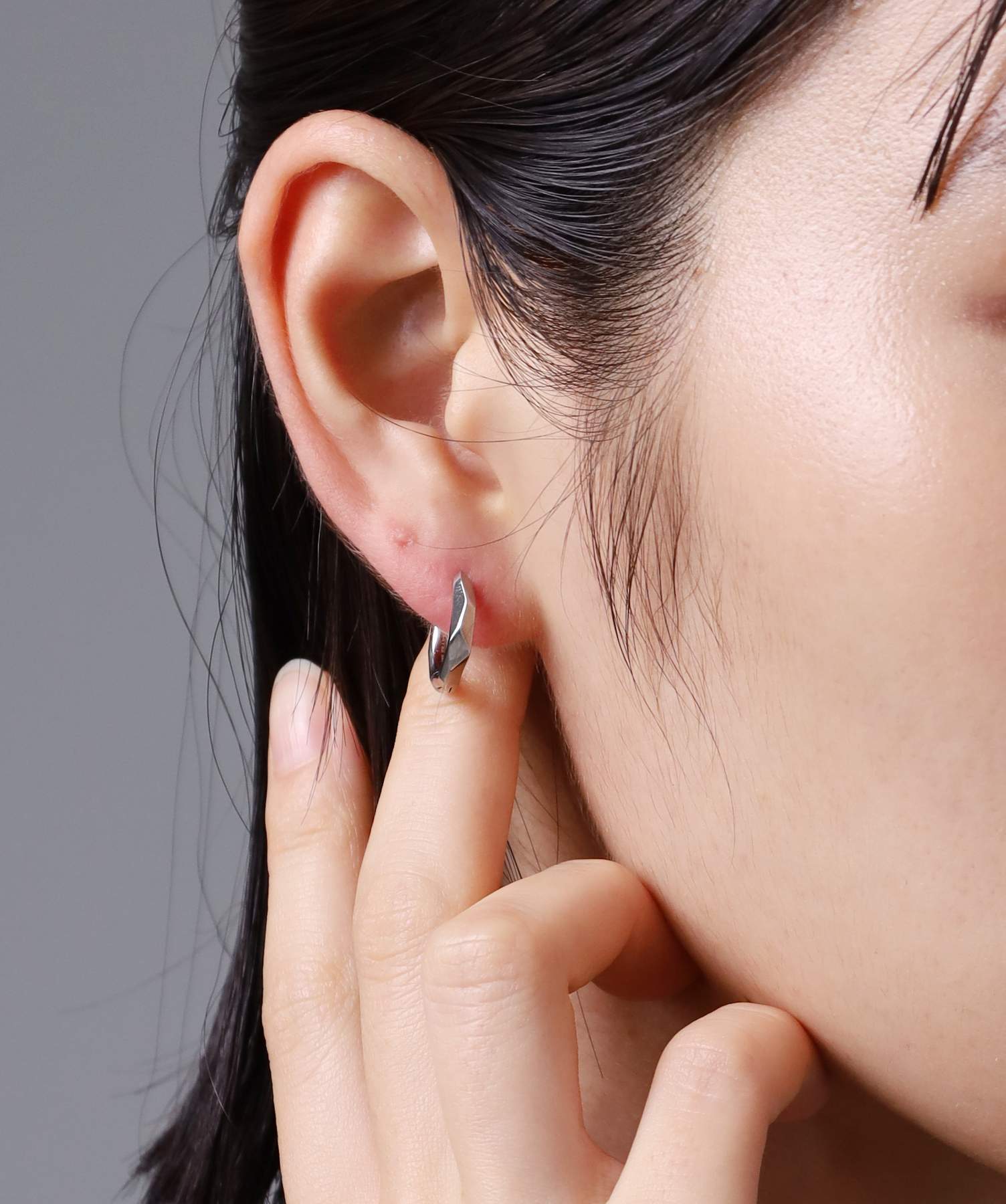 ライオンハート LION HEART 【限定展開】“LH-1”ディストーションフープピアス/サージカルステンレス(金属アレルギー対応) (シルバー) シルバー