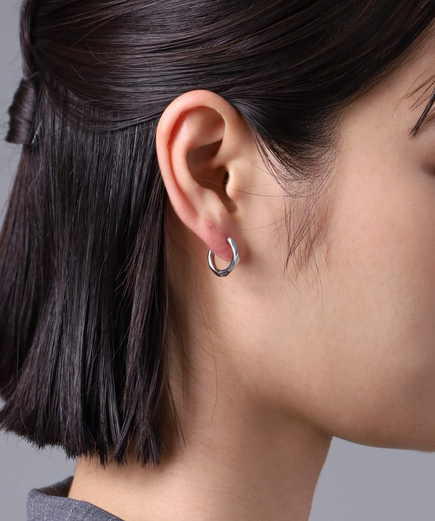 ライオンハート LION HEART 【限定展開】“LH-1”ディストーションフープピアス/サージカルステンレス(金属アレルギー対応) (シルバー) シルバー