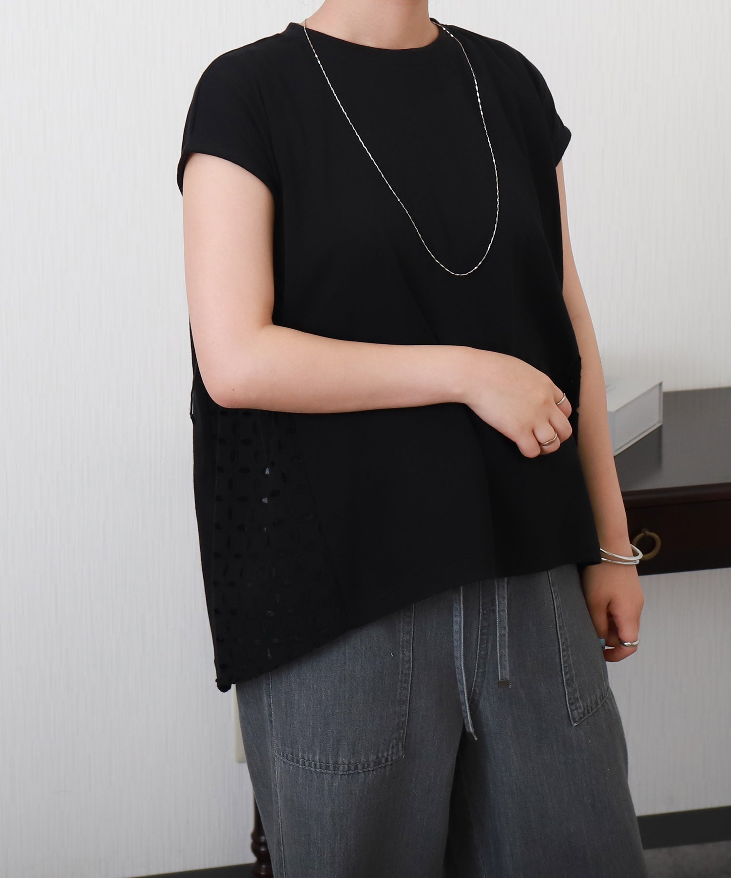 リベル モア libelle more サイド刺繍レース切替カットソー (クロ) クロ