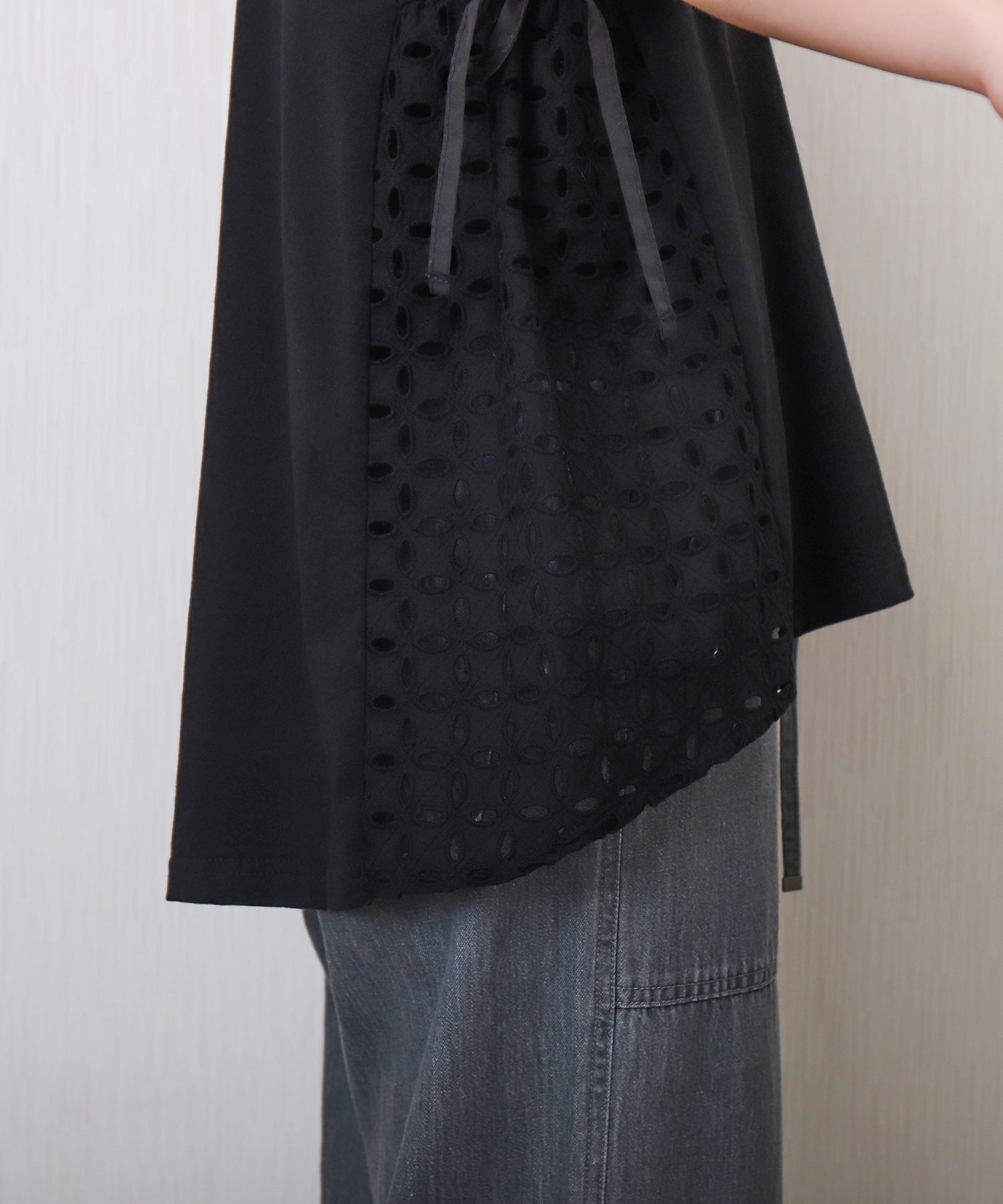 リベル モア libelle more サイド刺繍レース切替カットソー (クロ) クロ