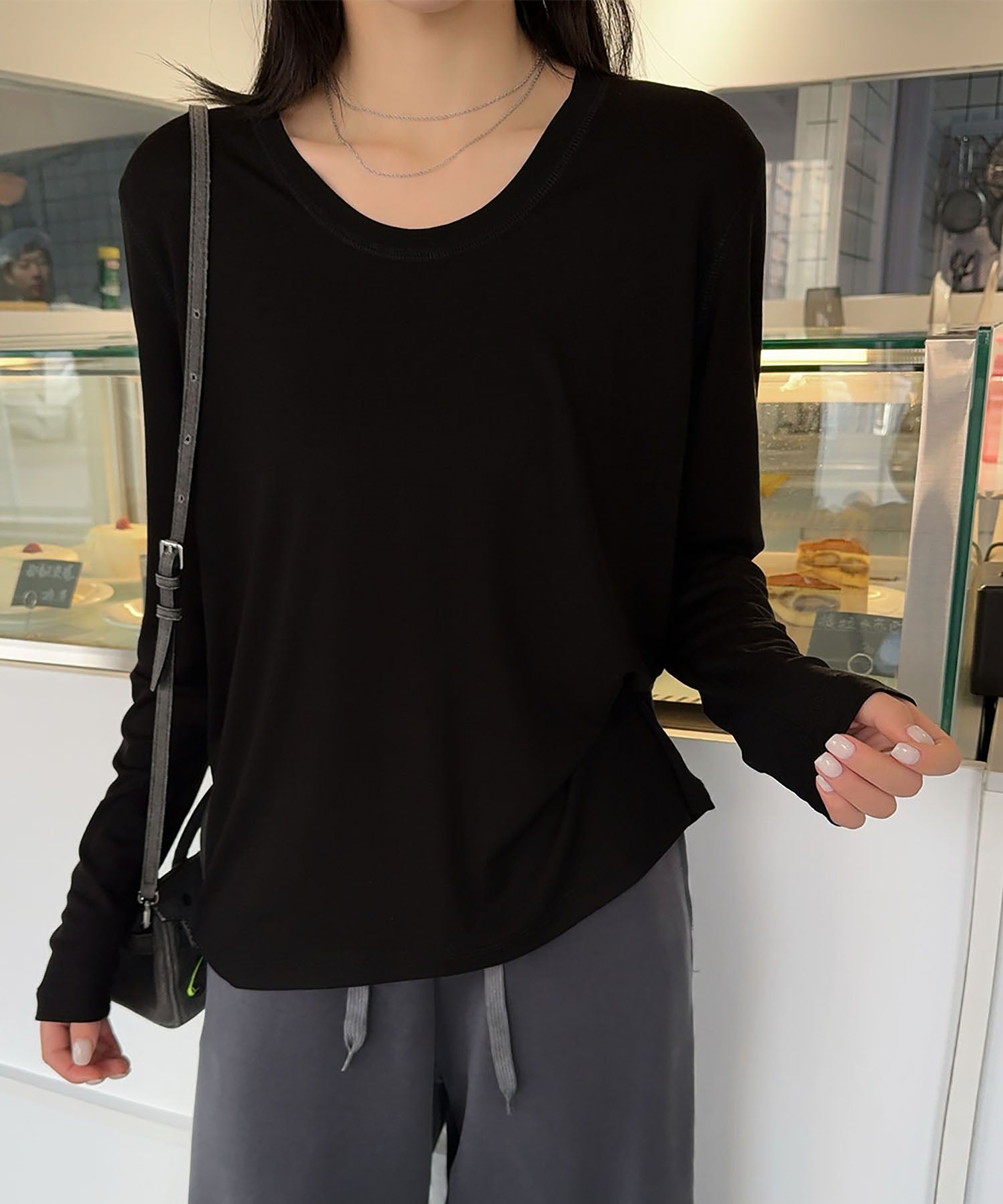 ロワ LOWO UネックロングスリーブTシャツ カットソー (ブラック) ブラック