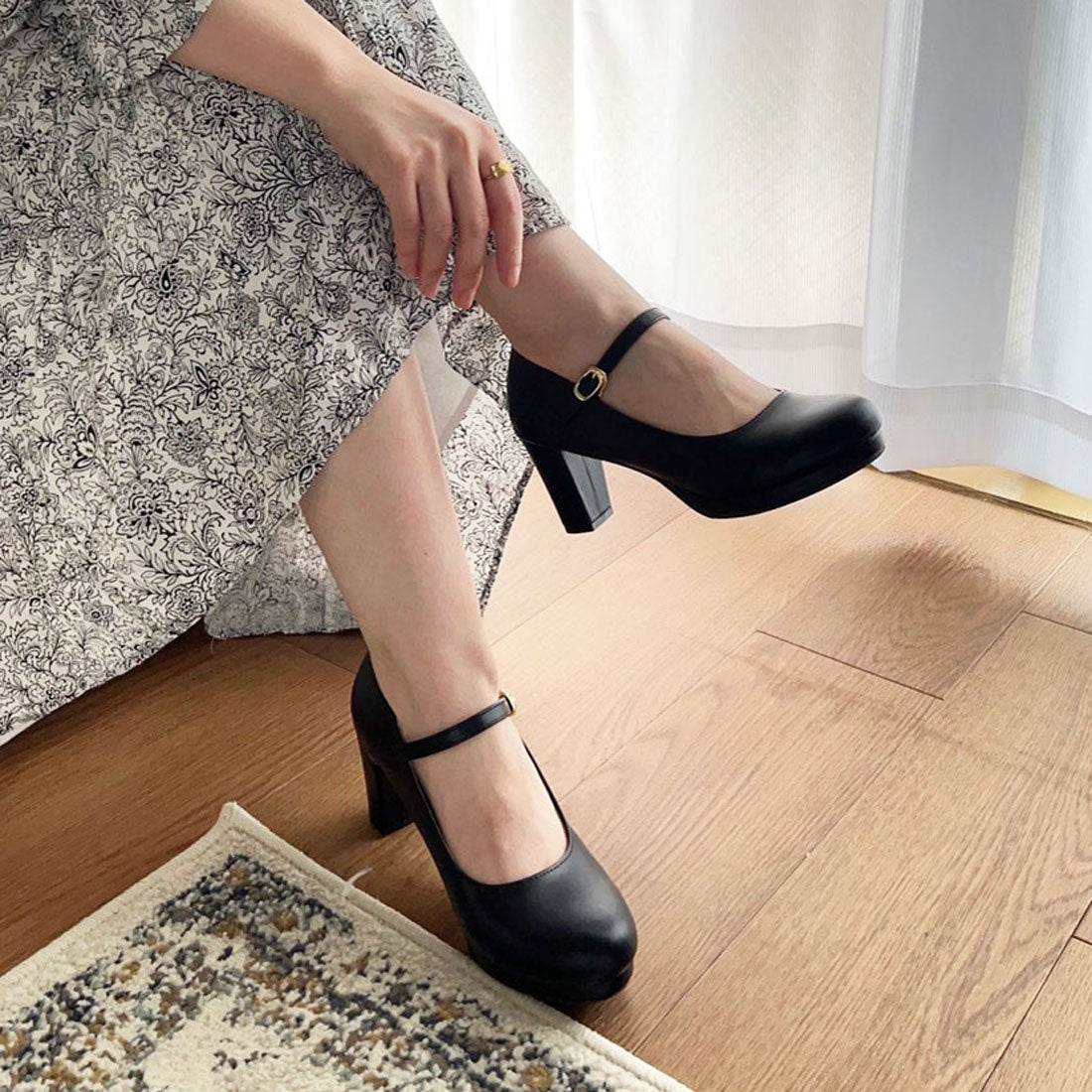 フロントストラップヒールパンプス (ブラック(BLK)) ブラック(BLK)