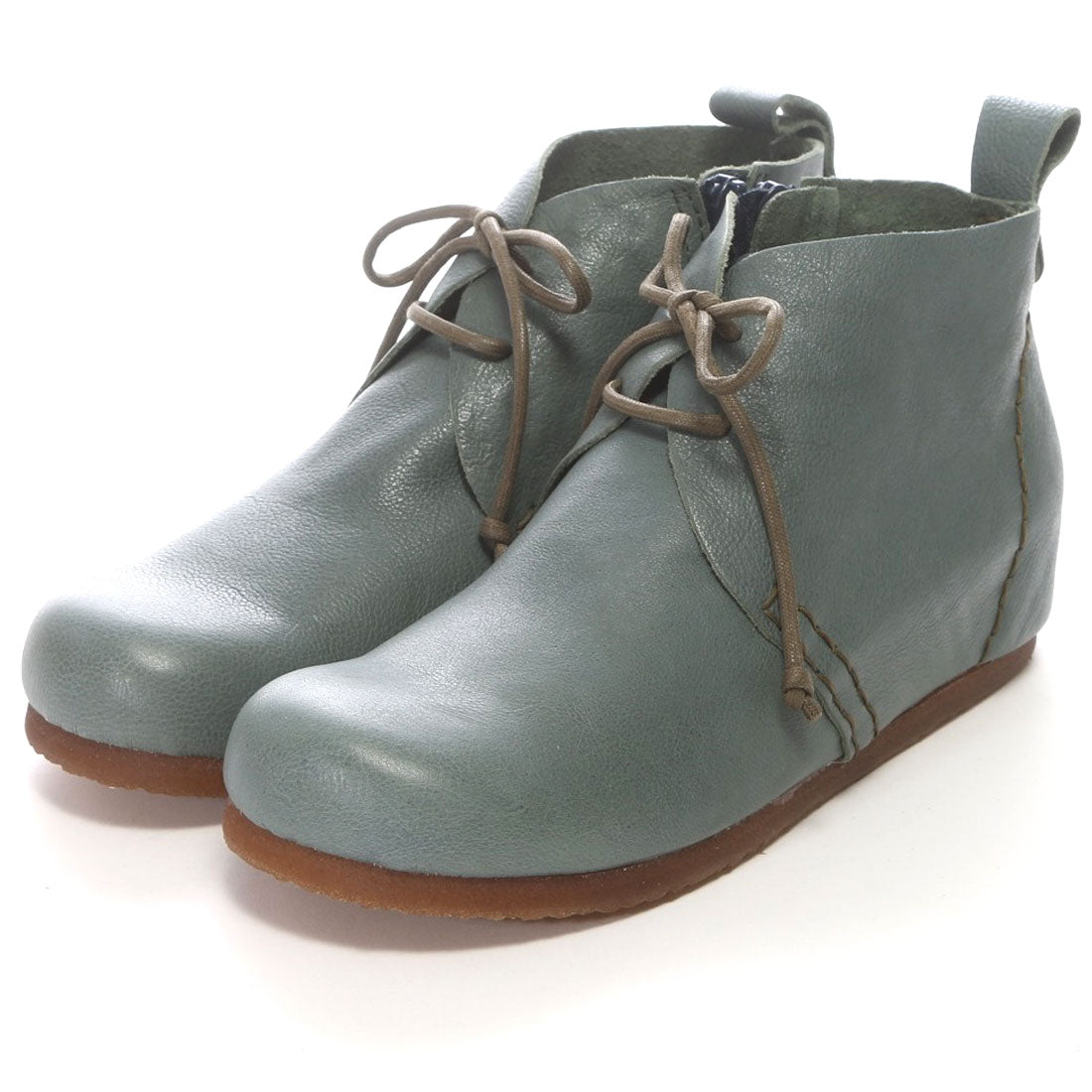 Milla sports: Clean and comfortable 4E casual wedge shoes