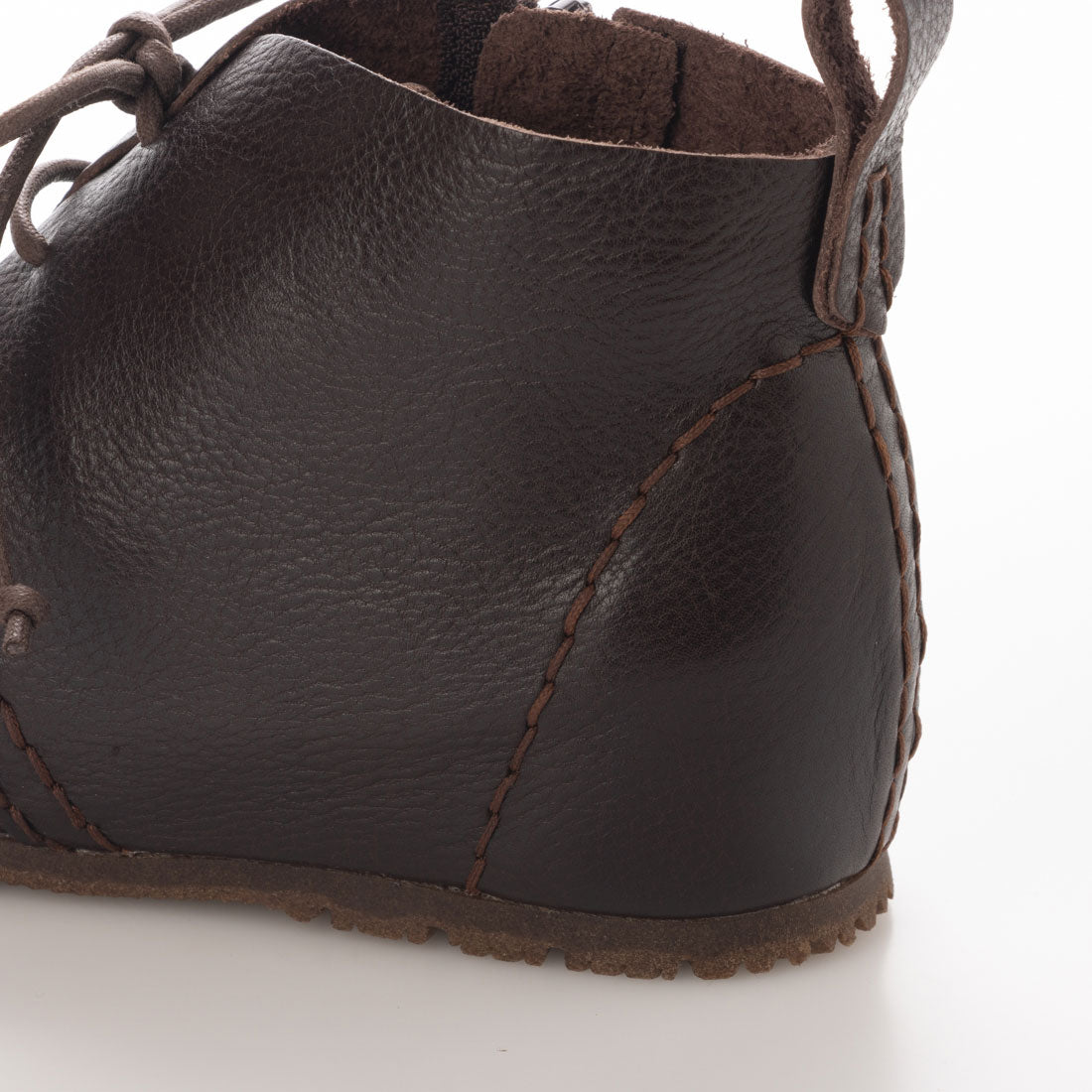 Milla sports: Clean and comfortable 4E casual wedge shoes