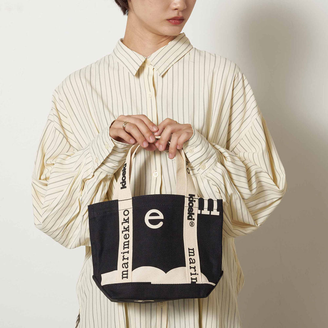 マリメッコ marimekko トートバッグ 092250 910 (ブラック/ホワイト) ブラック/ホワイト