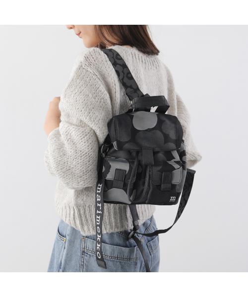 マリメッコ marimekko marimekko バックパック Everything Backpack S 094812 (990/ブラック他) 990/ブラック他