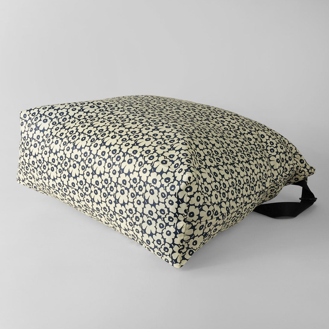 マリメッコ marimekko トートバッグ ウニッコ NEAT CROSSBODY L 094577 858 (ダークネイビー/オフホワイト) ダークネイビー/オフホワイト