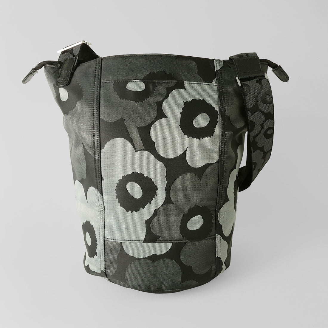 マリメッコ marimekko ショルダーバッグ ウニッコ ALL DAY BUCKET 094636 990 (グレー/ダークグレー/ブラック) グレー/ダークグレー/ブラック
