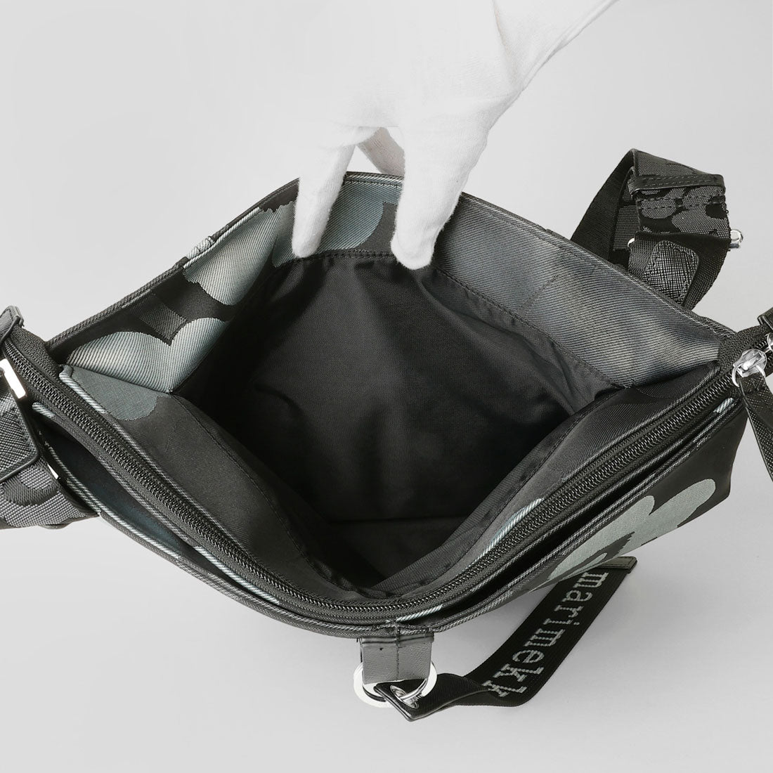 マリメッコ marimekko ショルダーバッグ ウニッコ ALL DAY BUCKET 094636 990 (グレー/ダークグレー/ブラック) グレー/ダークグレー/ブラック