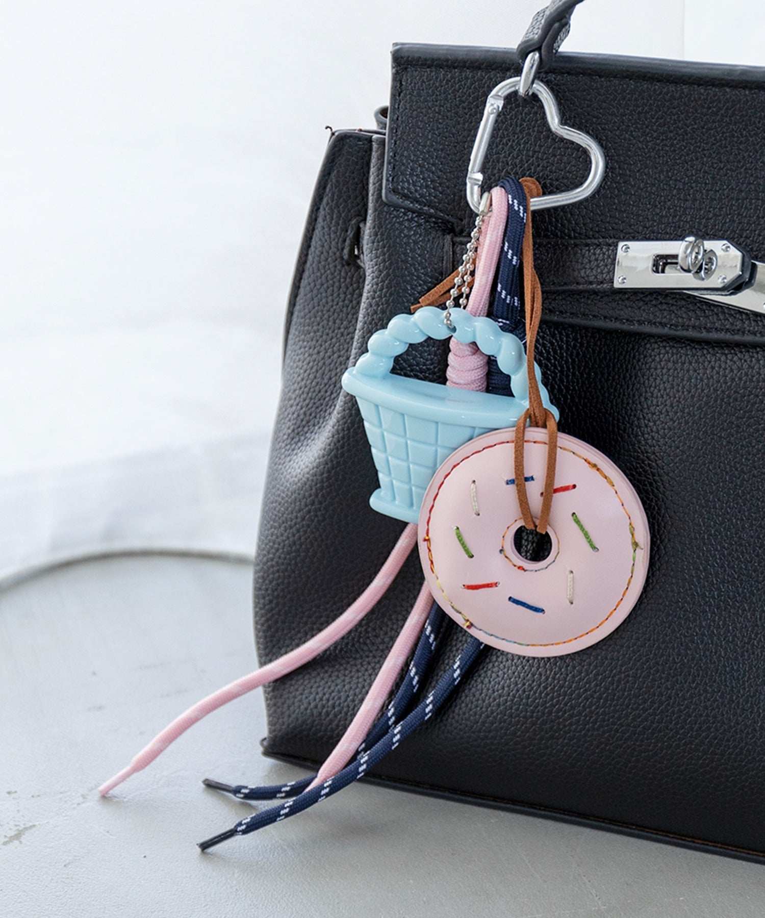 メリージェム Merry Gem ドーナツモチーフチャーム ストラップ キーホルダー KNF127 (ブルー) ブルー