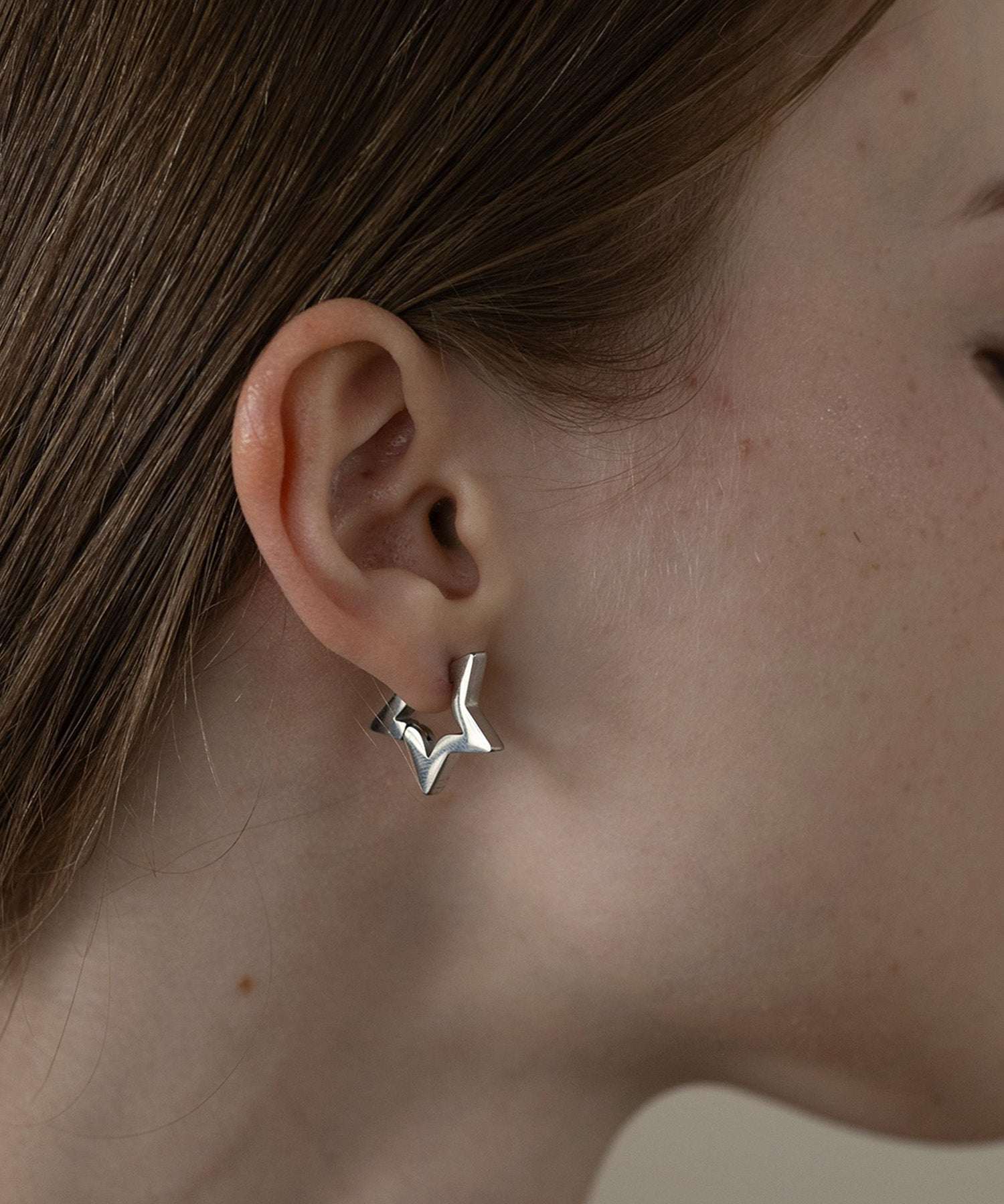 メリージェム Merry Gem スター型フープピアス KNF127 (シルバー) シルバー