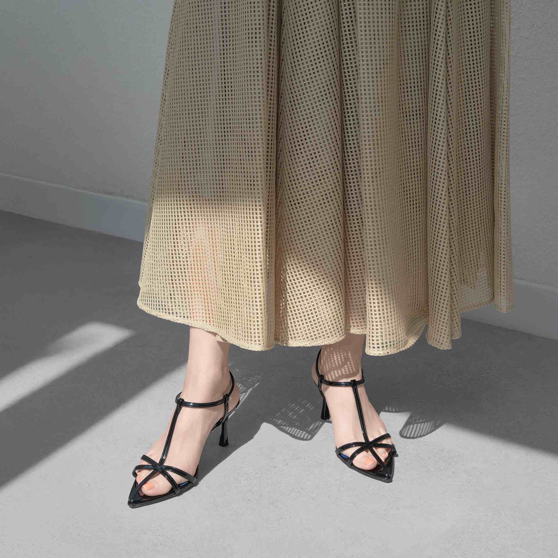 マミアン mamian 7.0cm ポインテッドトゥTストラップサンダル/m65107 (ブラックE) ブラックE