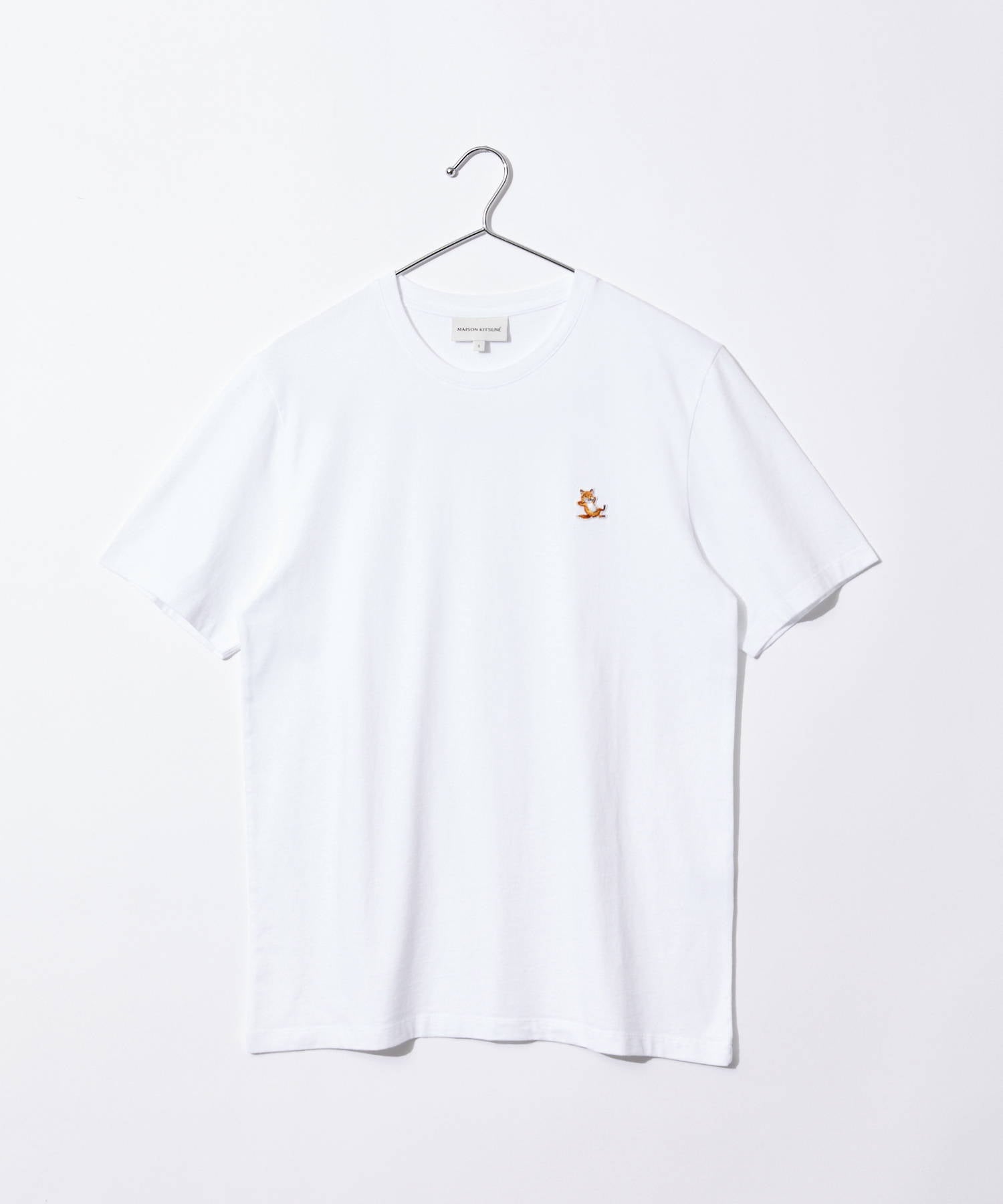 Maison Kitsuné MAISON KITSUNÉ Maison Kitsuné MAISON KITSUNÉ LM00110KJ0008 T-shirt CHILLAX FOX PATCH REGULAR TEE SHIRT Men's Tops Short Sleeve