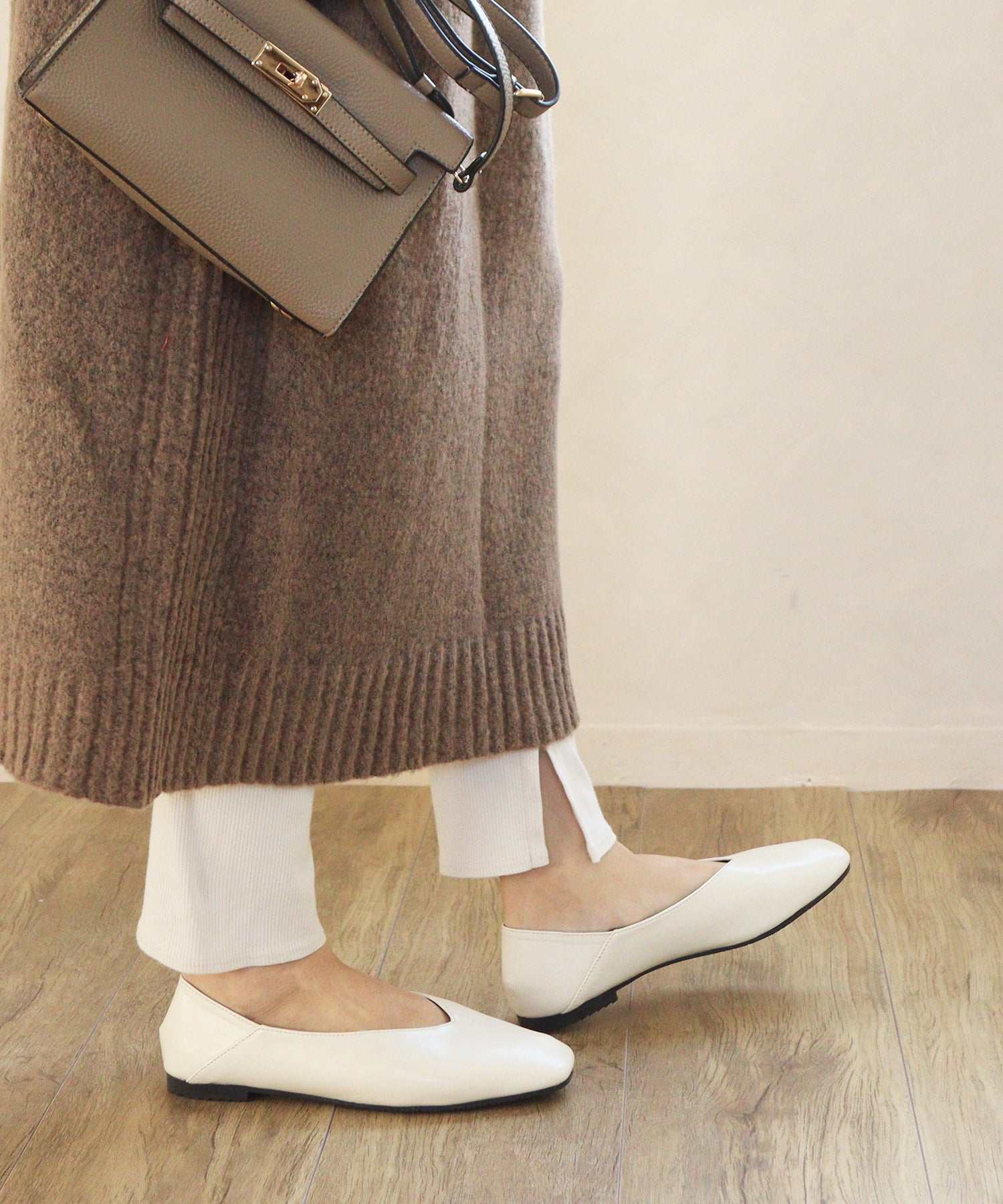 馬修女孩 masyugirl 【4E寬版・大尺碼】方頭V切平底鞋