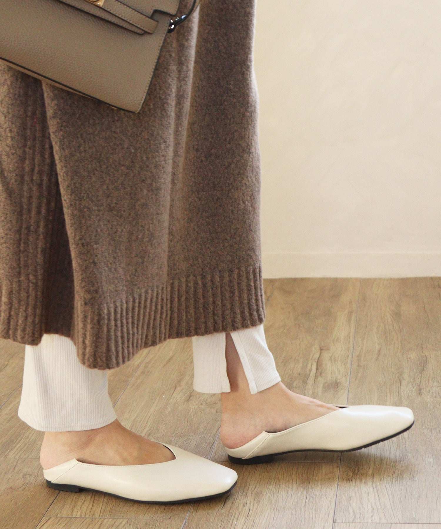 馬修女孩 masyugirl 【4E寬版・大尺碼】方頭V切平底鞋