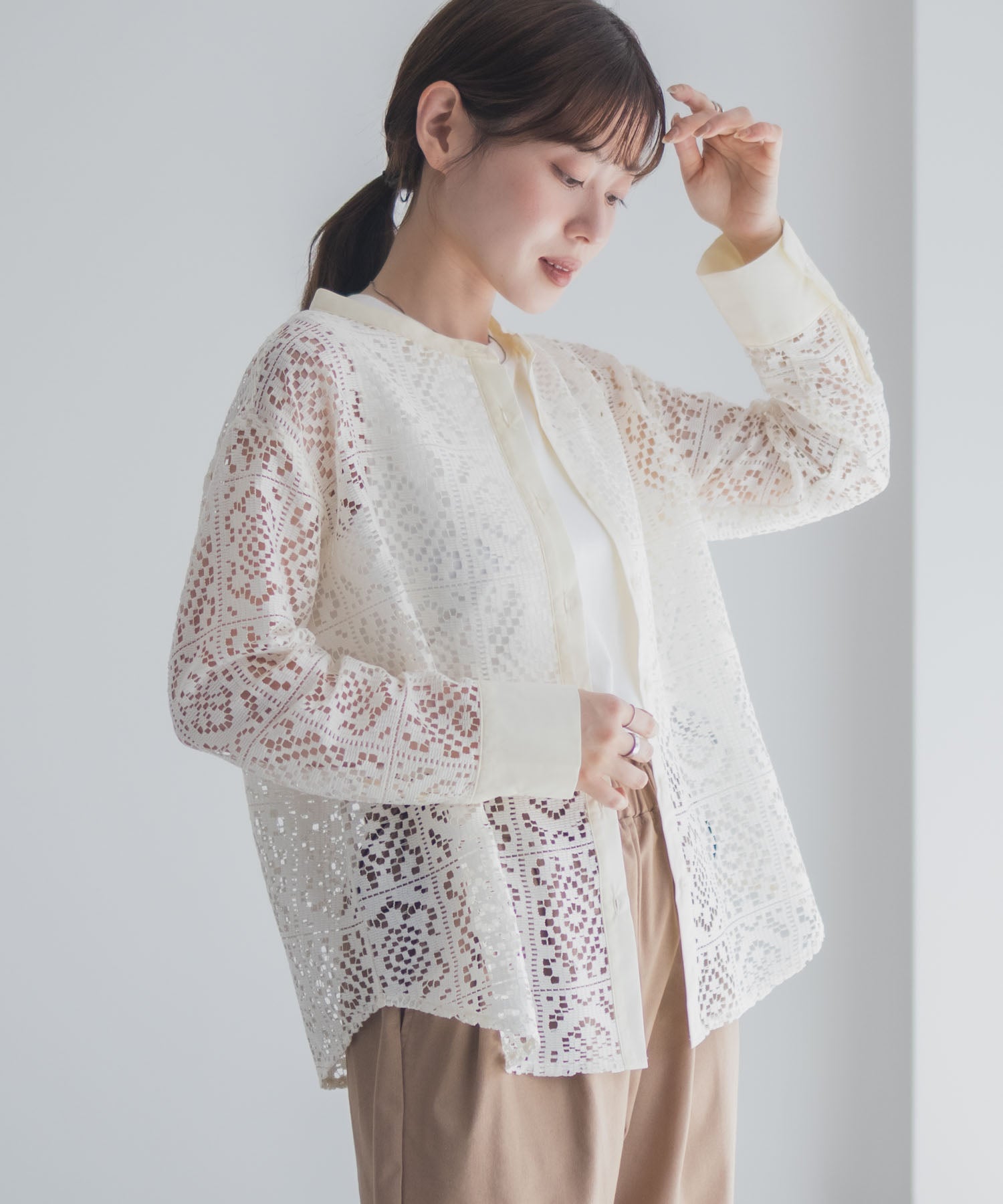 マックハウス Mac-House クロシェライクレース羽織ノーカラーシャツ (アイボリー) アイボリー