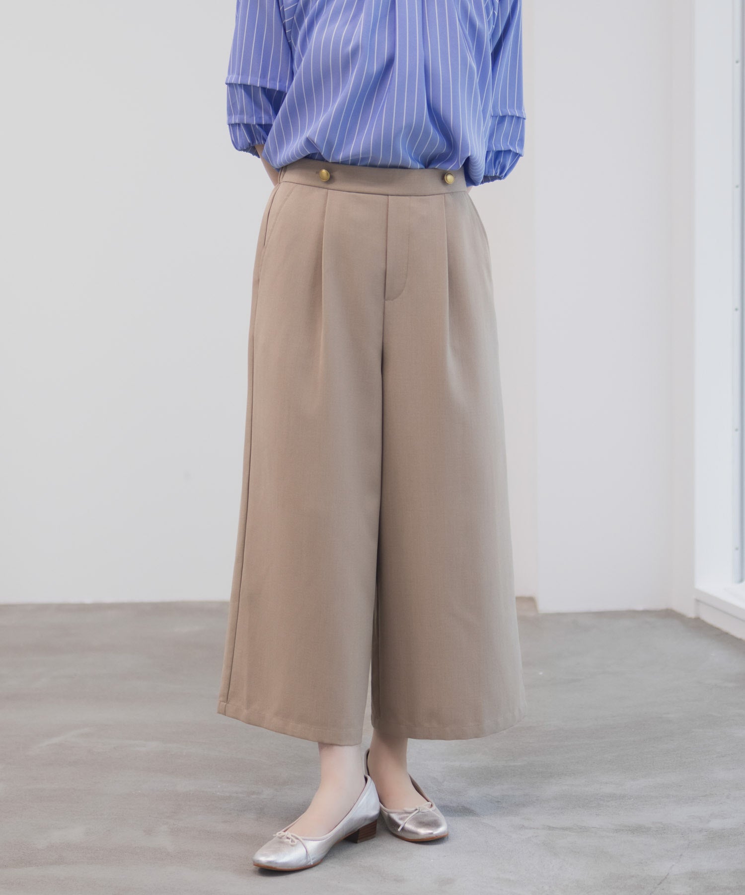 マックハウス Mac-House 釦付きワイドクロップドパンツ (ブラック) ブラック