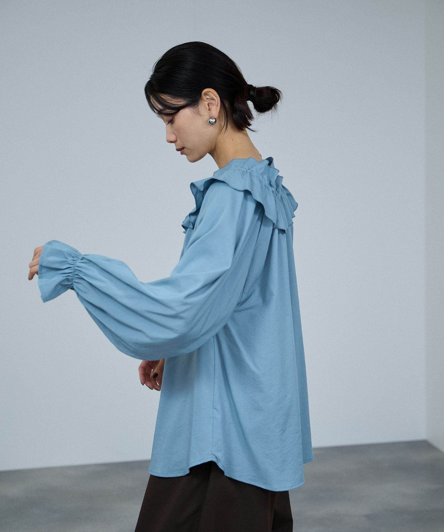マックハウス Mac-House フリルネックボウタイブラウス (ブルー) ブルー
