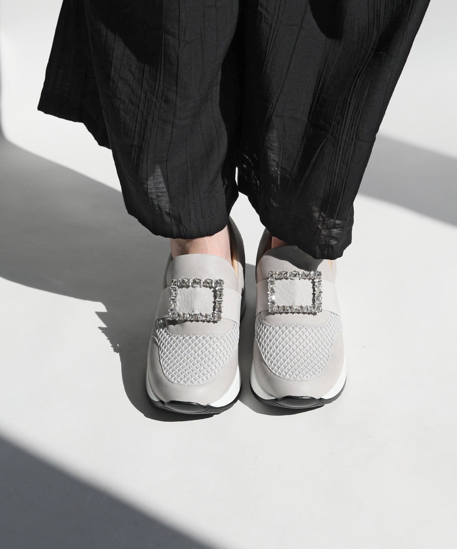 マリカ MARIKA 4Eビジューバックル厚底スニーカー (グレー) グレー