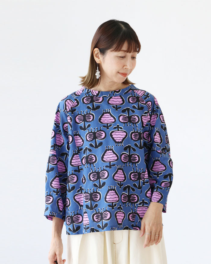 サンポクシェル sanpo kuschel 柄で魅せる北欧の美意識トップス (ブルー) ブルー