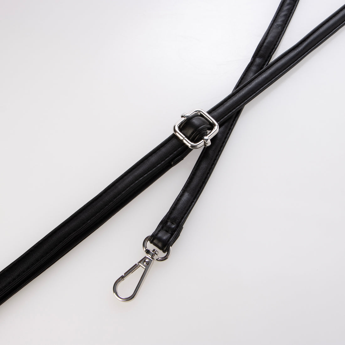 モーヴ mauve スマホショルダー 4ポケットフラップ型 ミニショルダー (ブラック) ブラック