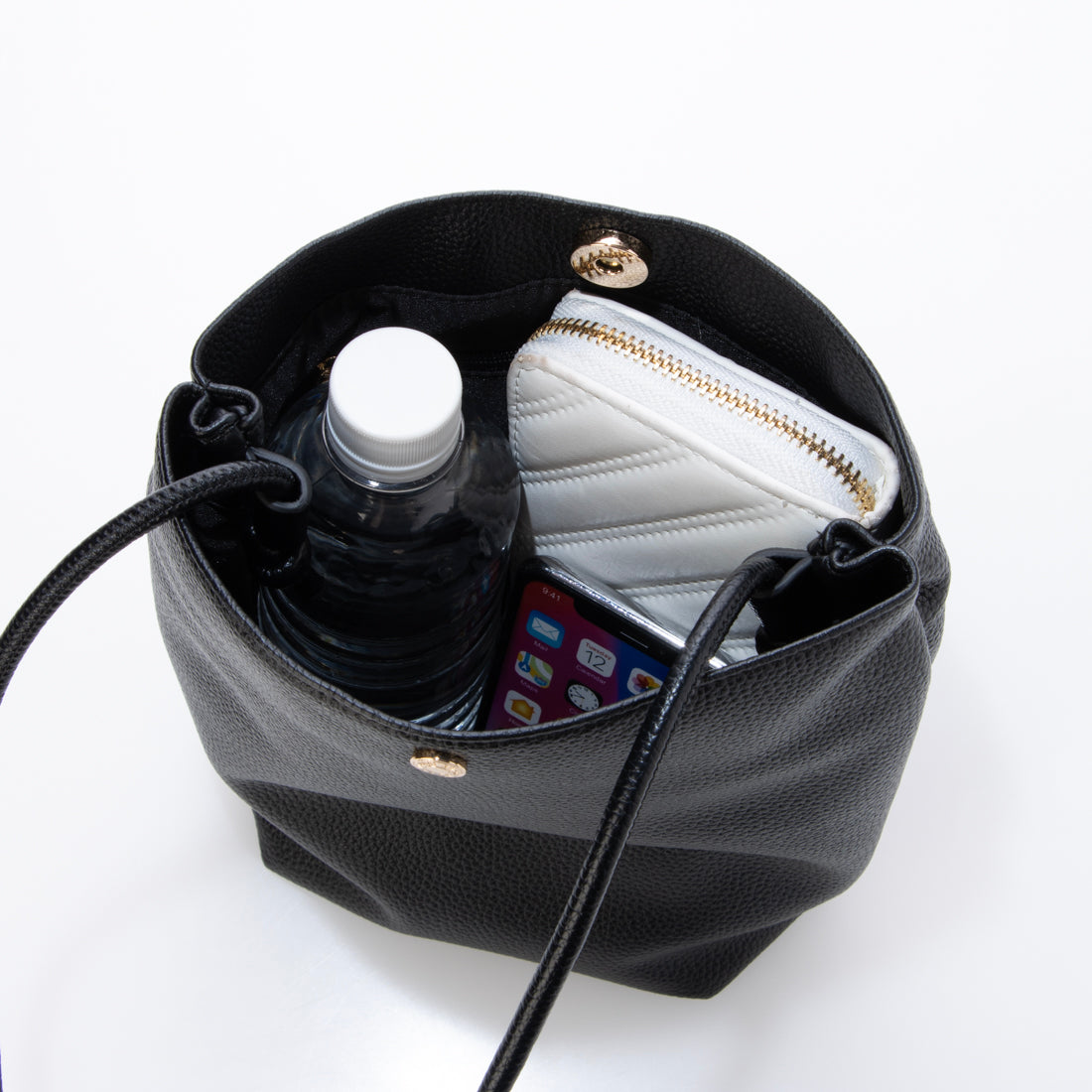 モーヴ mauve Lサイズソフトフェイクレザーのスマホショルダー (ブラック) ブラック