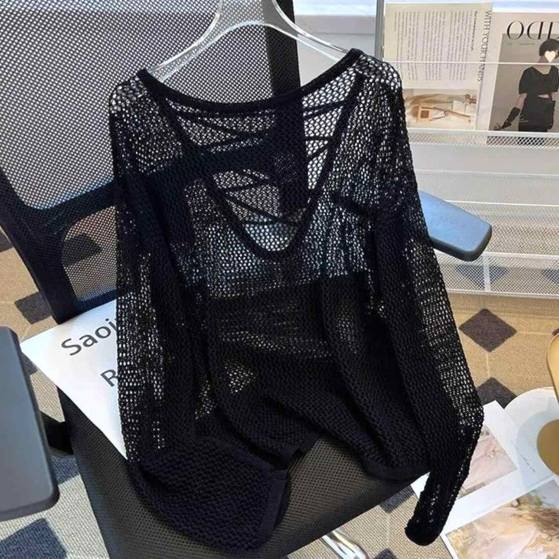 メゾンドラティール maison de LATIR 大人の抜け感を演出するシアートップス (ブラック) ブラック