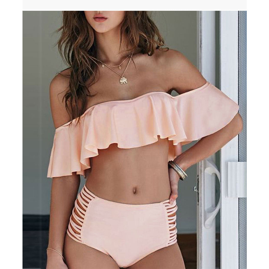 メゾンドラティール maison de LATIR オフショルダーのトップスがセクシーなビキニ2点セット【返品不可商品】