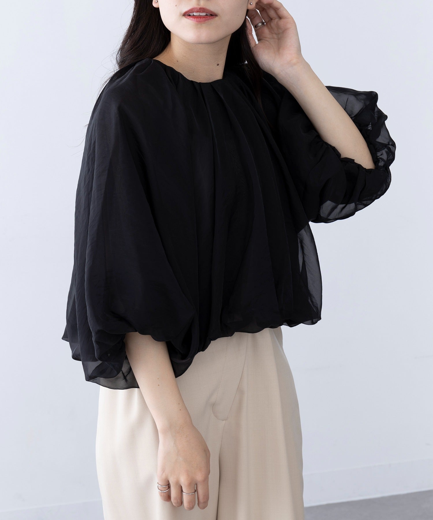マガジンデモードシュシュ MAGASIN DE MODE Chou Chou オーガンジーバルーンショートブラウス trc (ブラック) ブラック