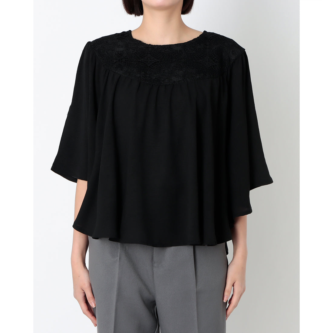 マハラモダン MAHARA MODERN ヴィンテージワッシャーレースポンチョ (ブラック) ブラック