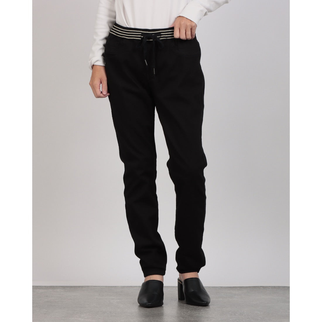 メゾンオナド MAISON ONADO ウエストデザインアニマル&フラワー柄パンツ (MULTI) MULTI