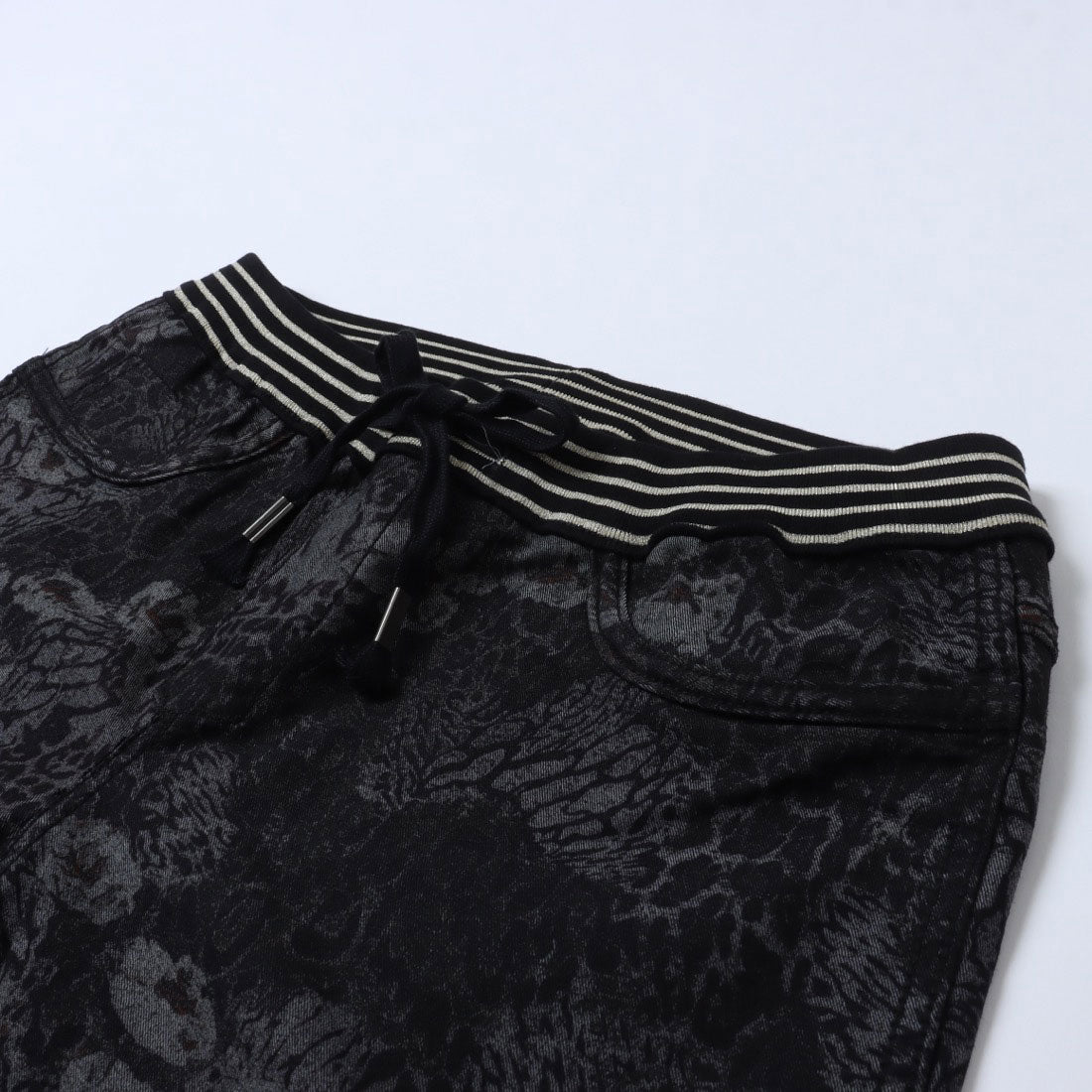 メゾンオナド MAISON ONADO ウエストデザインアニマル&フラワー柄パンツ (MULTI) MULTI