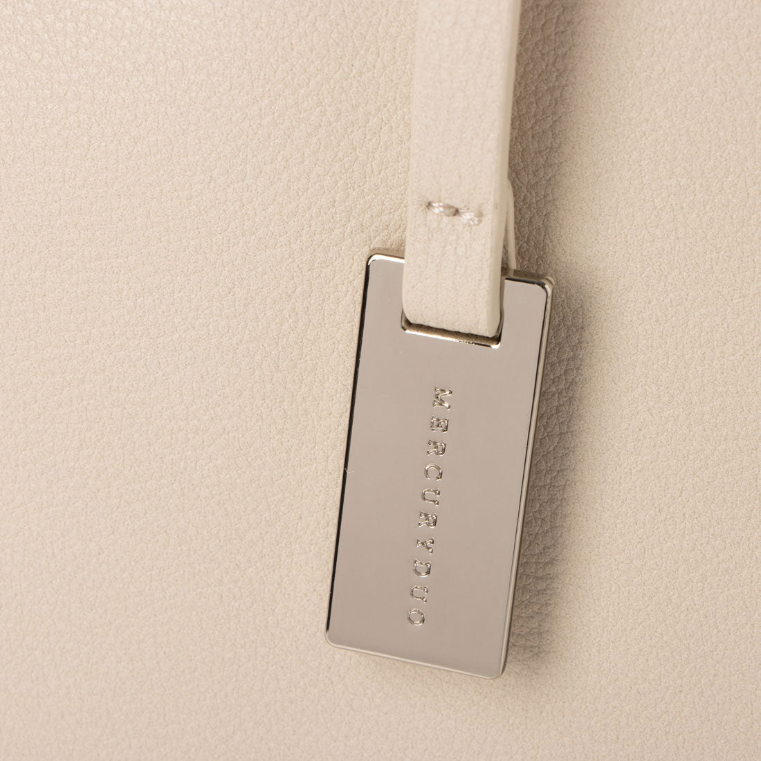 マーキュリーデュオ MERCURYDUO レニス チャーム付きシンプルトートバッグ (IVO) IVO