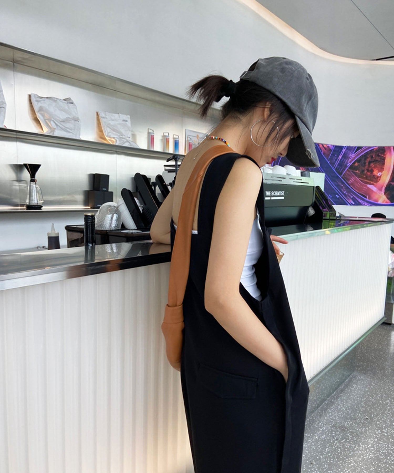 ミージェーン me Jane 都会派ルックのサロペットワイドパンツ (ブラック) ブラック