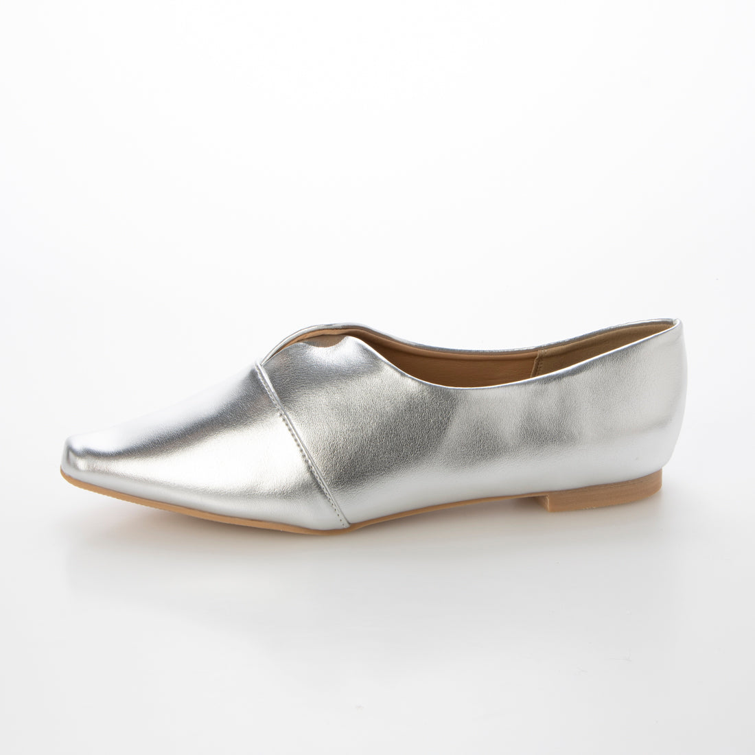 メヌエ Menue スクエアトゥ スリットカッティング フラットシューズ (1140シルバーPU) 1140シルバーPU