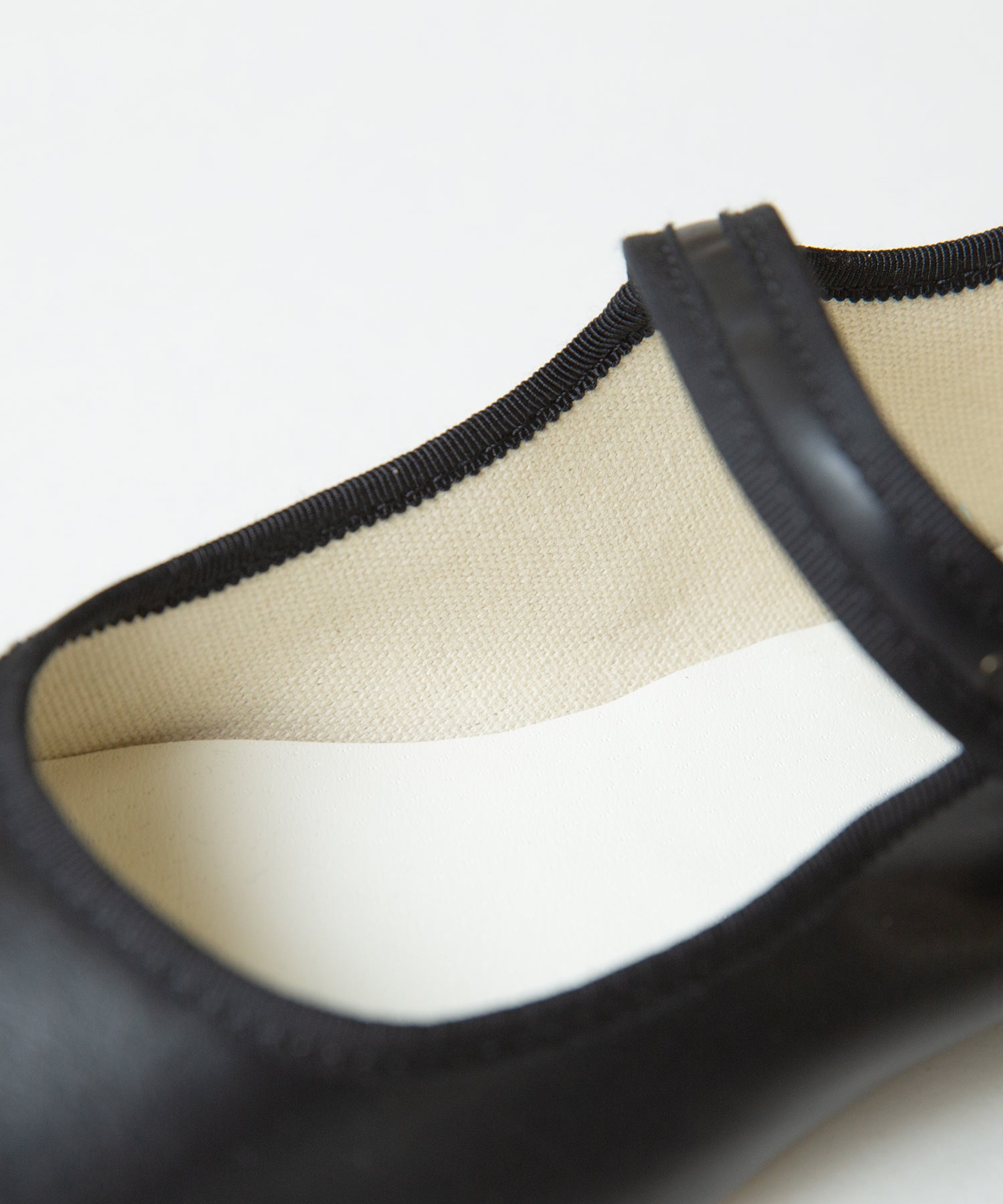 メヌエ Menue ふわカル ストラップ バレエシューズ(1020ブラックpu) 1020ブラックpu