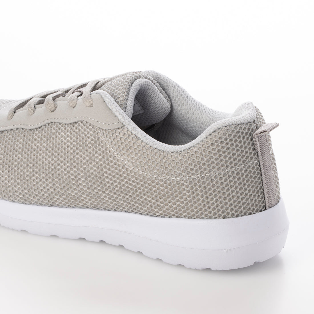 メヌエ Menue ノームコア スニーカー