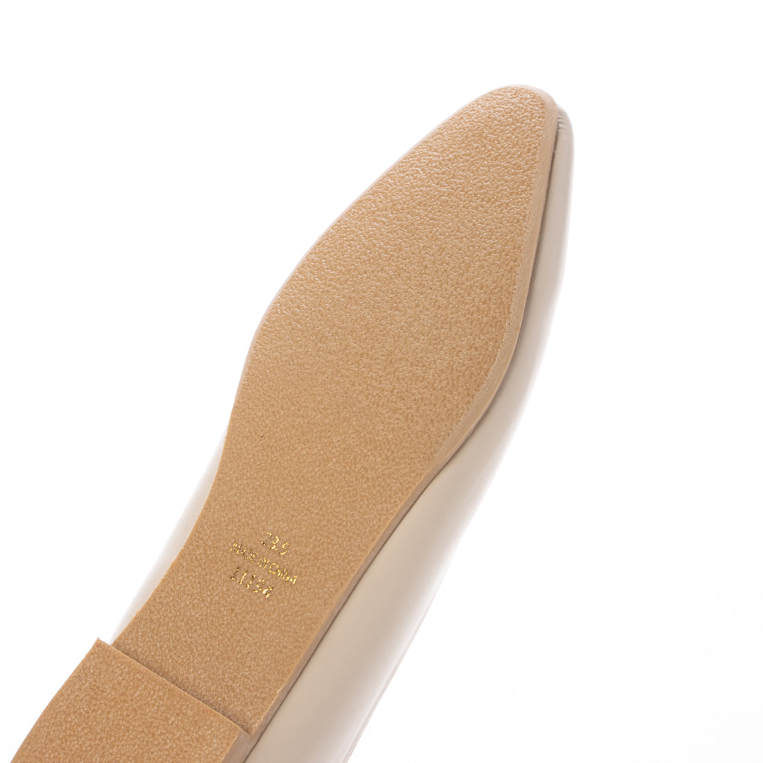 メヌエ Menue スクエアトゥレインパンプス