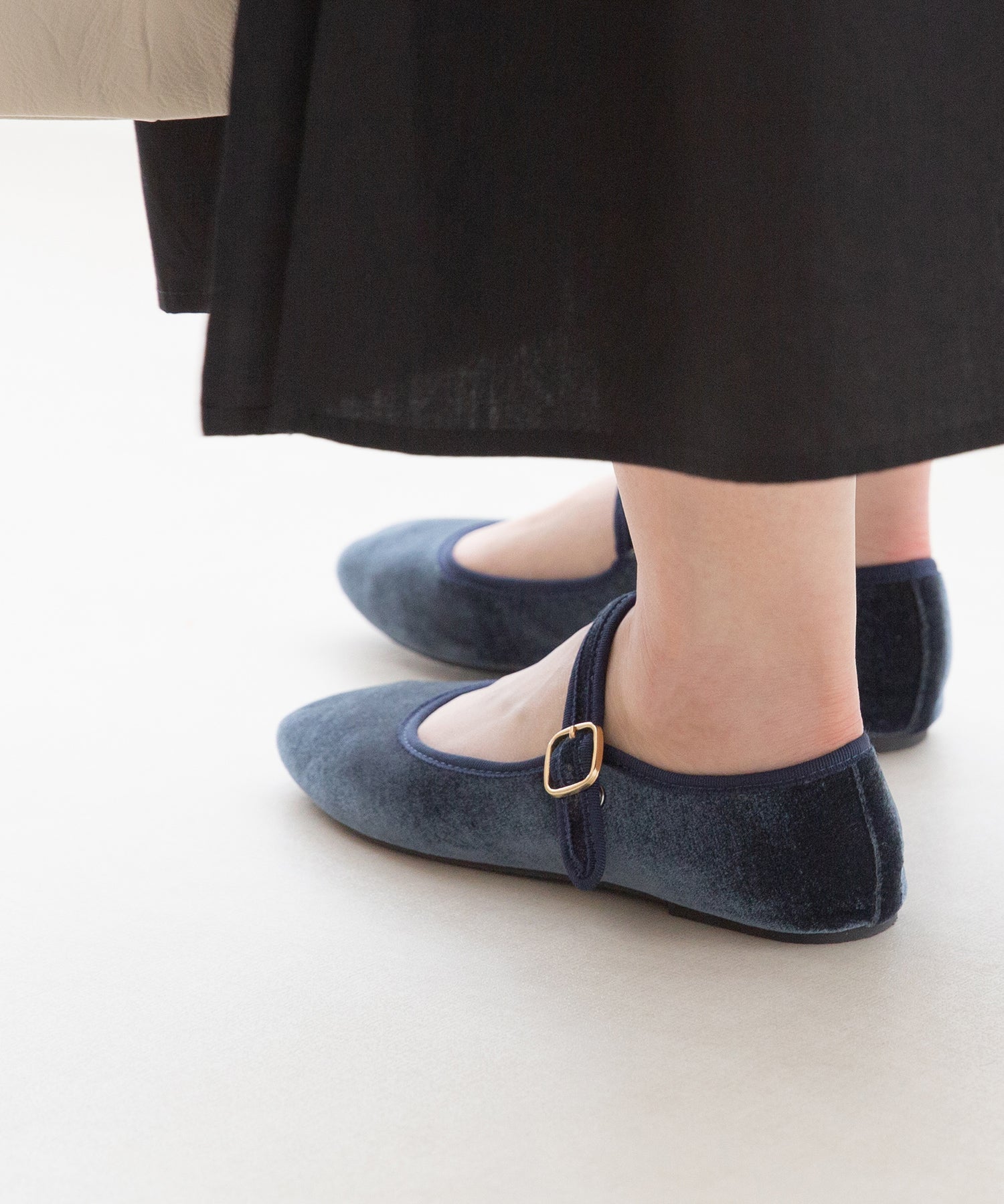 メヌエ Menue ふわカル ストラップ カンフーバレエシューズ (4072ブルーベロア) 4072ブルーベロア