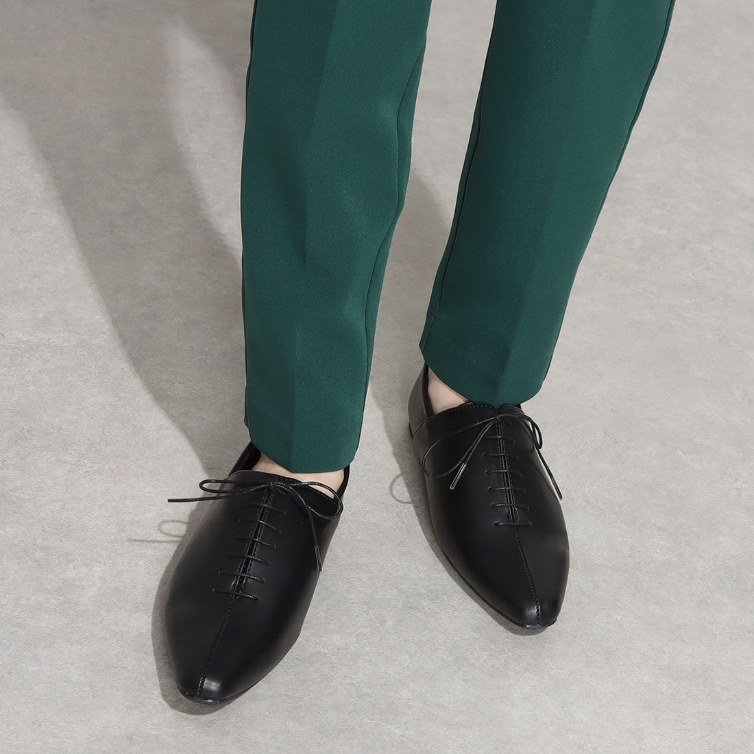 ポインテッドトゥソフトレースアップシューズ