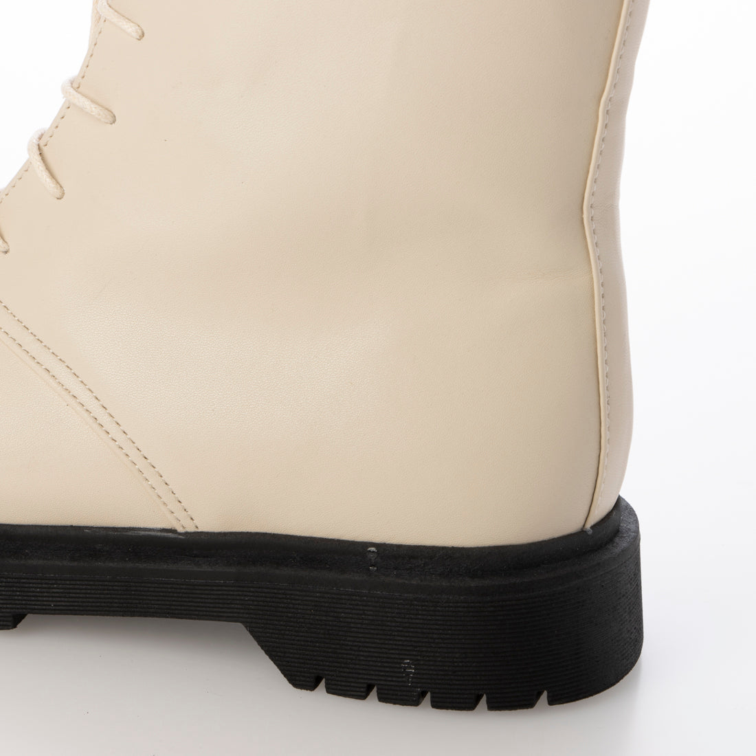 メヌエ Menue レースアップ トラックソールミドルブーツ (1001アイボリーPU) 1001アイボリーPU