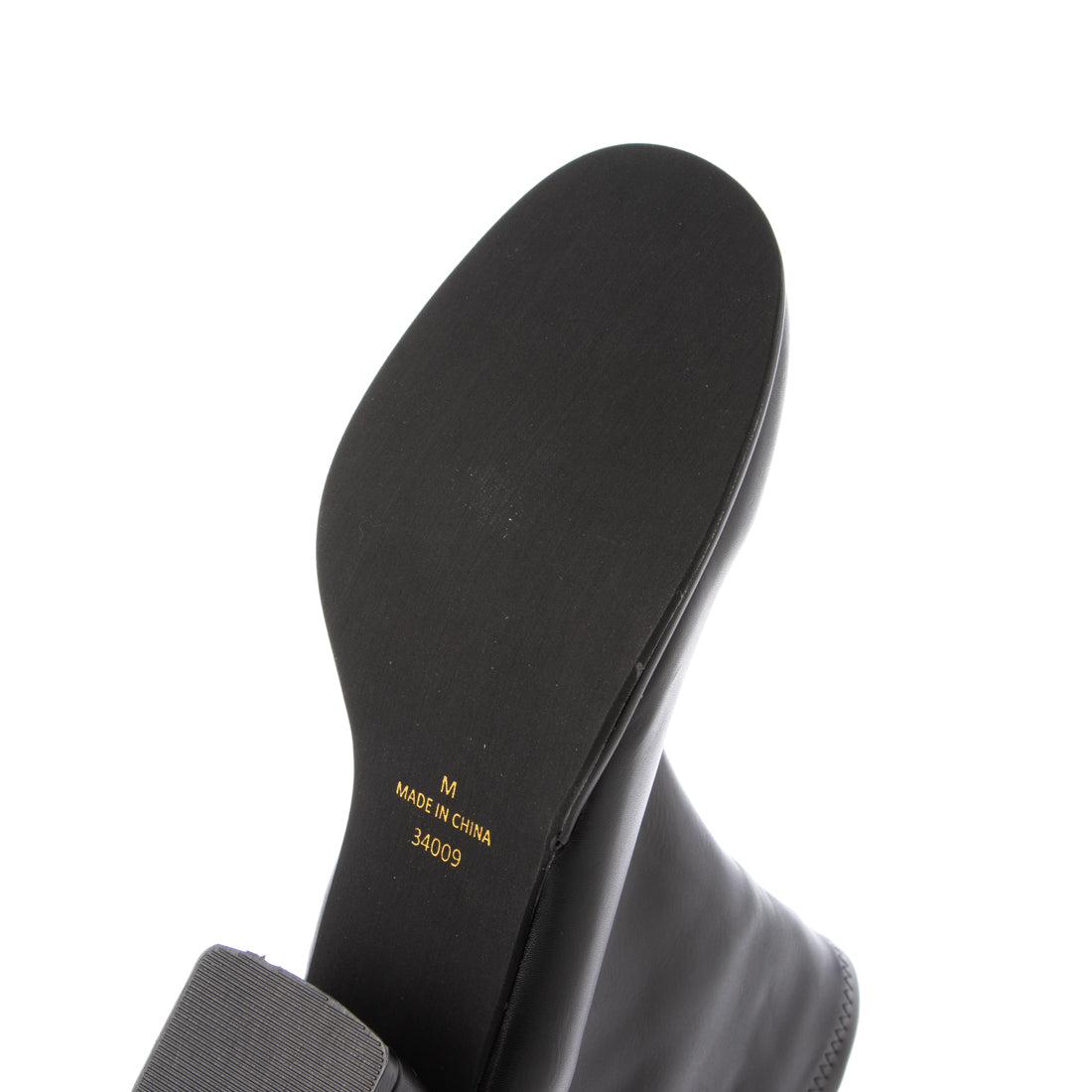 メヌエ Menue ラウンドトゥ台形ヒールショートブーツ