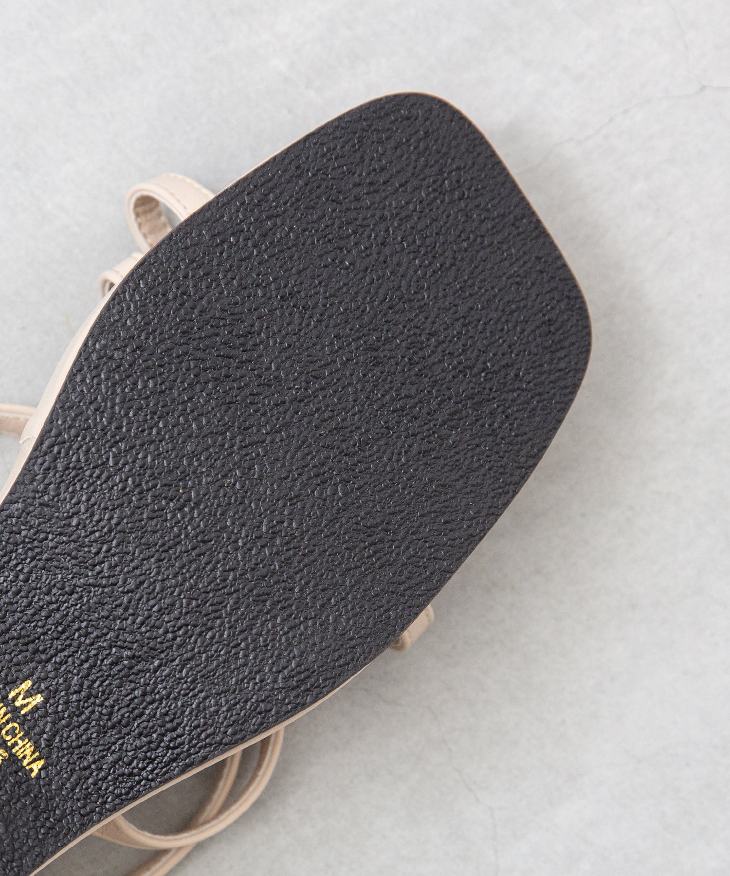 メヌエ Menue 厚底ナローストラップサンダル (1002ナチュラルPU) 1002ナチュラルPU