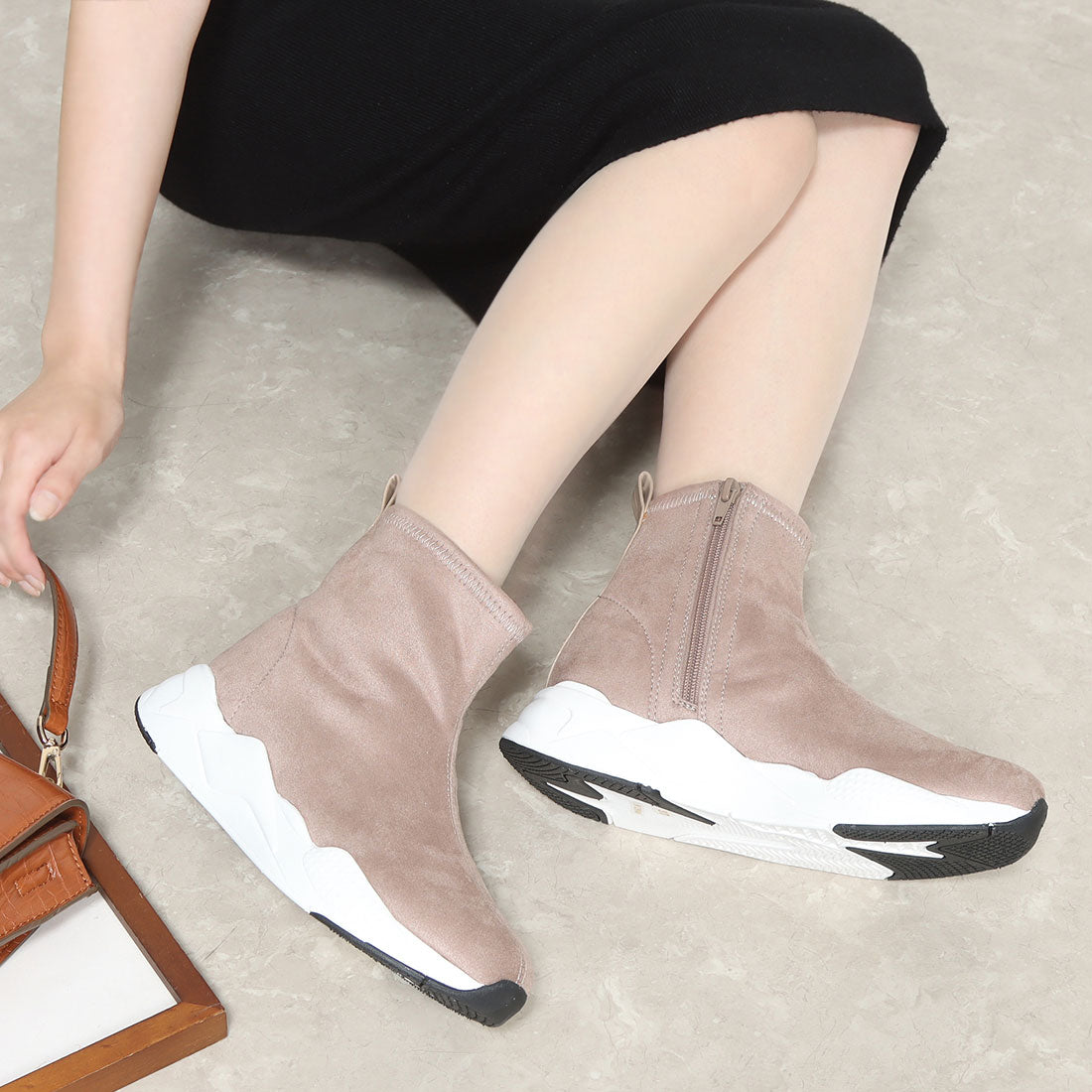 ミオノティス MIO NOTIS ストレッチスニーカーブーツ (グレージュ) グレージュ