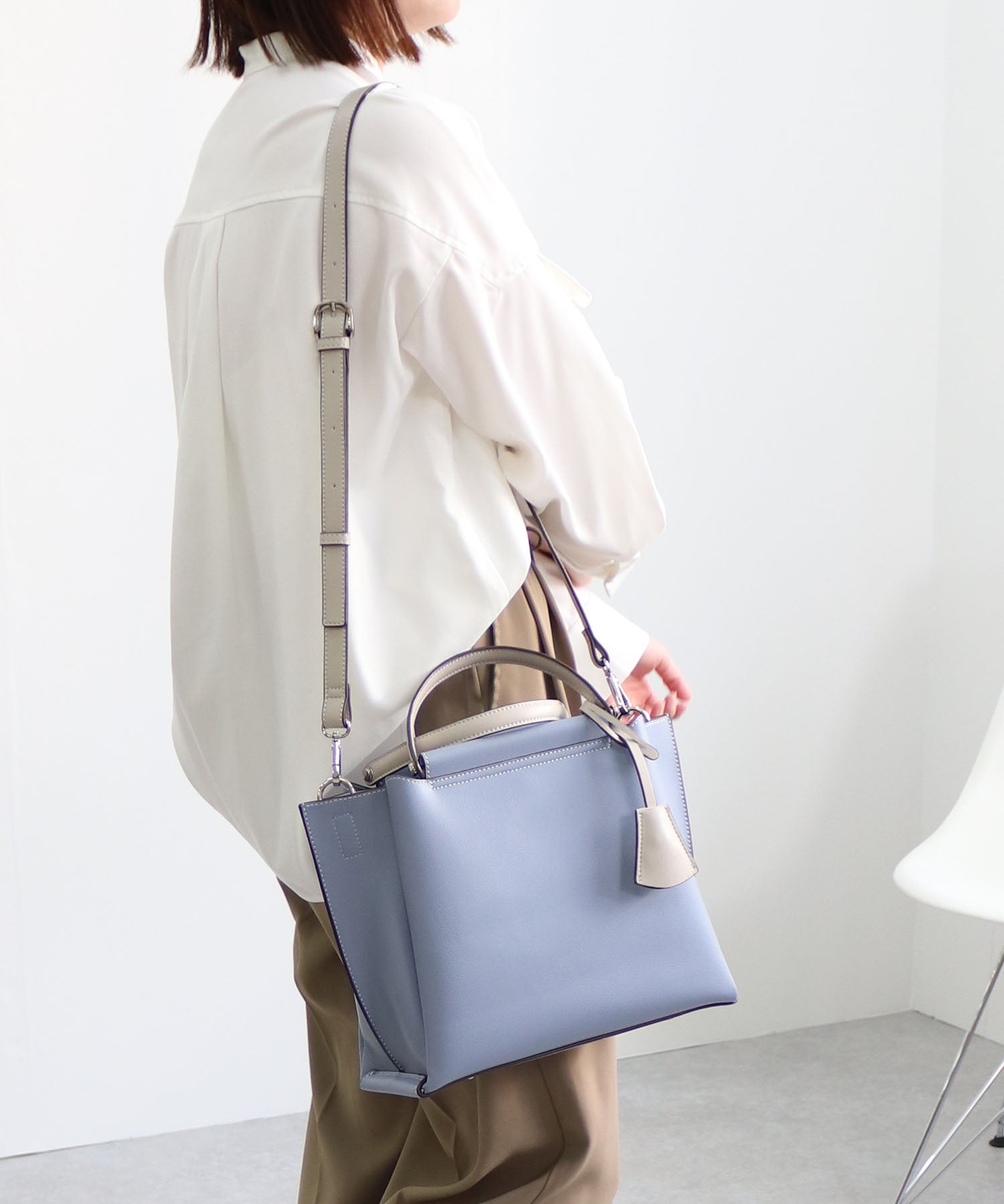 ミアン MIAN 【シーズンレス/ミディアムサイズ/ロングセラー】 LILY / 2wayハンドバッグ (ブルー) ブルー