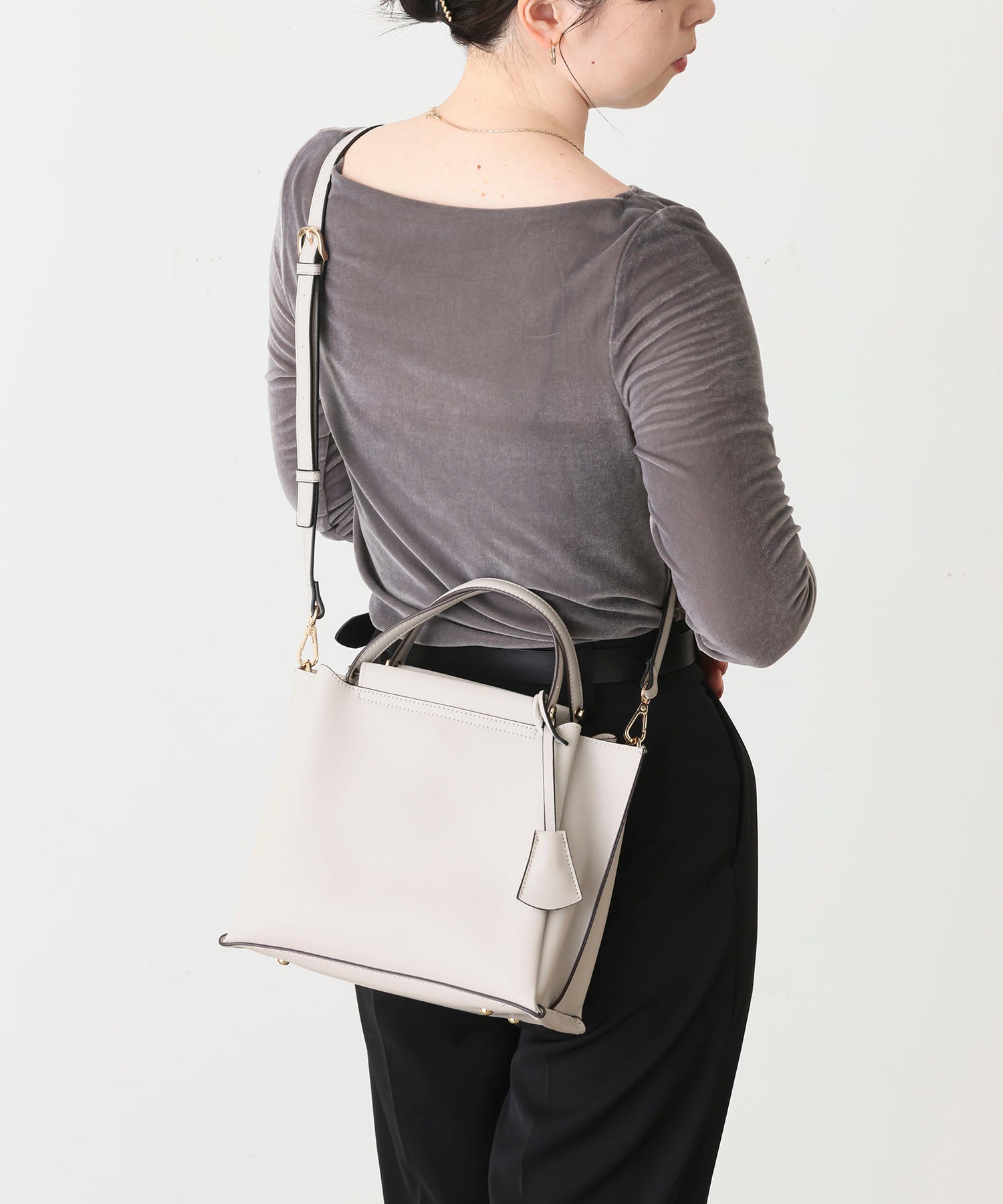 ミアン MIAN 【シーズンレス/ミディアムサイズ/ロングセラー】LILY / 2wayハンドバッグ (グレー) グレー