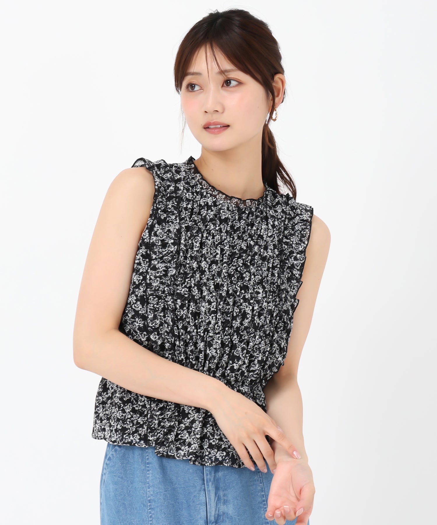 ミッシュマッシュ MISCH MASCH 2025春夏新作 小花柄シャーリングノースリブラウス (BLACK) BLACK