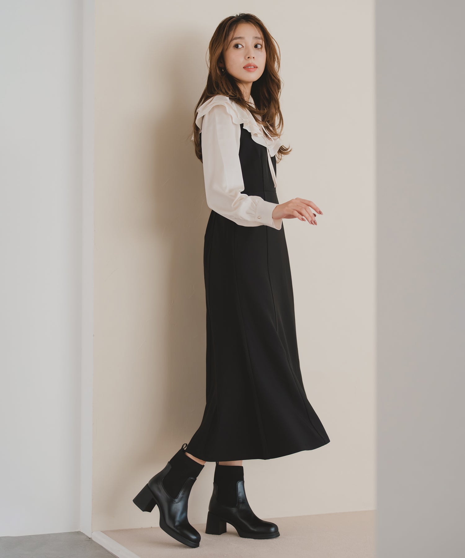 ミッシュマッシュ MISCH MASCH 2025秋冬新作 フリルカラーマーメイドワンピース MM547411 (BLACK) BLACK